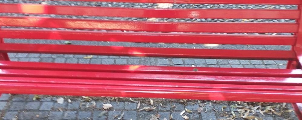 La panchina rossa di Cesano