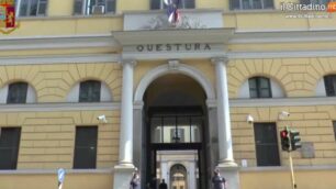 Polizia: il video dei 15 milioni di euro in una intercapedine