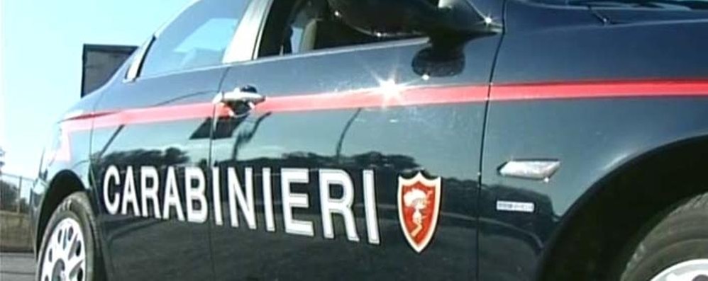 Un’auto dei carabinieri: a Seveso individuati due giovani in un cantiere