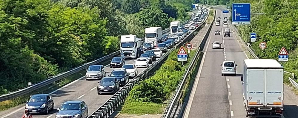 Statale 36 Briosco traffico in Valassina lunedì 1 giugno 2020 direzione nord