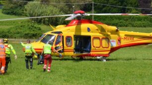 Investimento ciclista a Briosco in  via Donizetti. È arrivato anche l’elisoccorso
