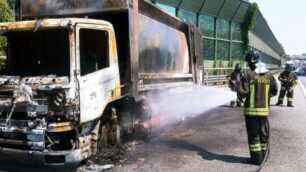 Il camion andato in fiamme
