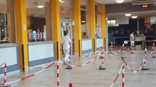 Il percorso per entrare all’ospedale di Desio