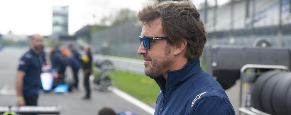 Fernando Alonso ha già firmato per la Renault: secondo voci potrebbe già sostituire Ricciardo che andrebbe alla McLaren al posto di Sainz, diretto alla Ferrari