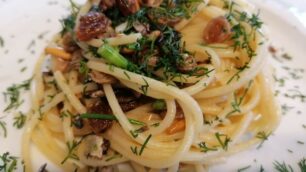 KmZero: la video-ricetta degli Spaghetti Missultà di Matteo Scibilia