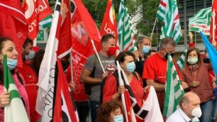 Un momento del presidio dei lavoratori somministrati della sanità