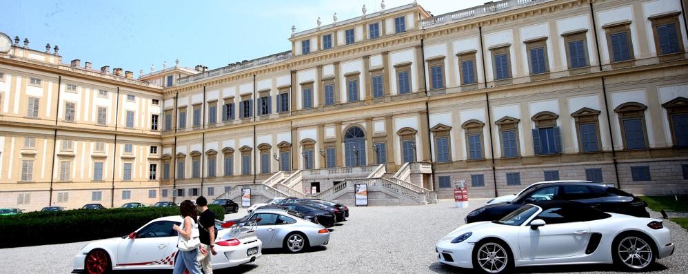 Nel frattempo proseguono gli eventi privati a porte chiuse, in Villa reale