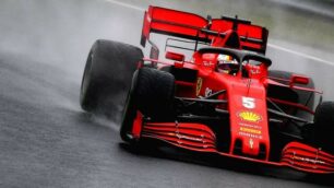 La Ferrari sotto la pioggia in Ungheria