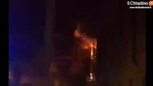 Video: l’incendio a Brugherio mercoledì notte