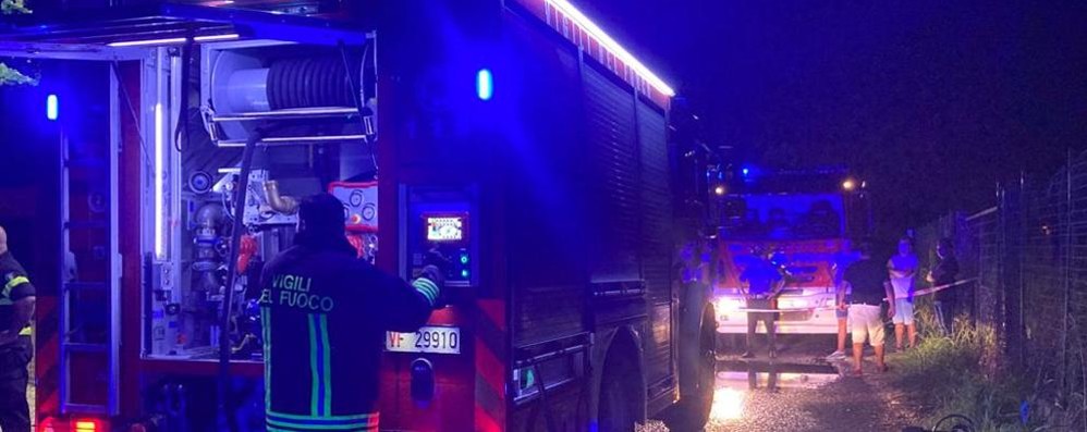 Brugherio incendio roulotte via Quarto