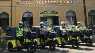 I mezzi green dei postini monzesi
