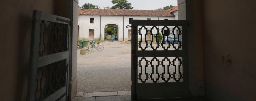 Monza Villa Mirabello Cortile degli stalloni