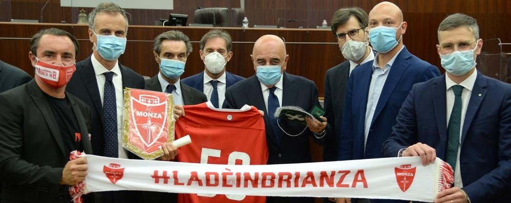 Calcio Ac Monza premiato in Regione Lombardia - foto Buzzi/Ac Monza