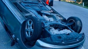 L’auto ribaltata