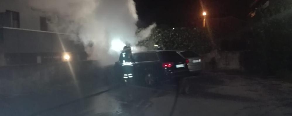 incendio auto lissone