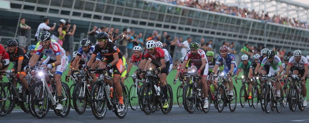 Monza 12 ore ciclismo in pista