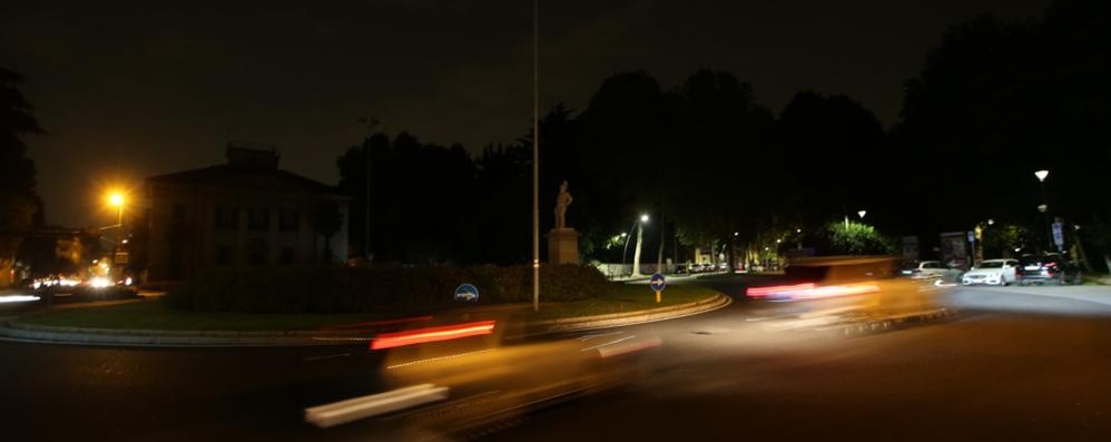 Monza piazza Citterio al buio