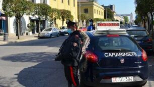 Un posto di blocco dei carabinieri di Monza