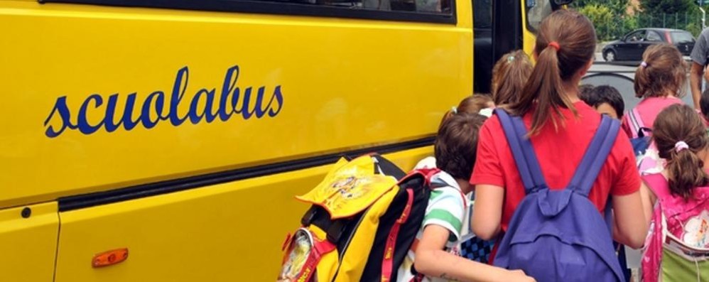 Lo scuolabus - foto d’archivio