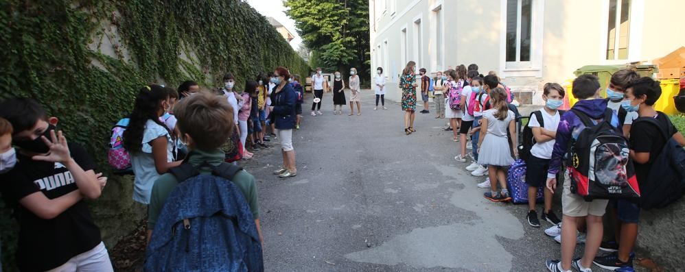 Primo giorno di scuola in un plesso di Monza