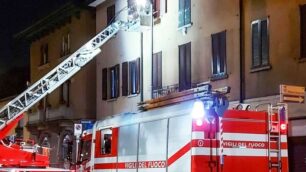 Soccorso persona piazza Roma Giussano. Strada chiusa e traffico deviato.