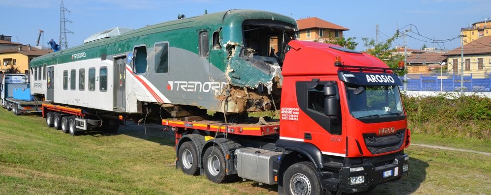 Recupero carrozze treno deragliato a Carnate