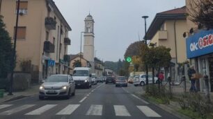 Il corso Italia di Usmate Velate, uno dei tratti maggiormente trafficati del paese