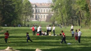 Il Parco di Monza animato di persone