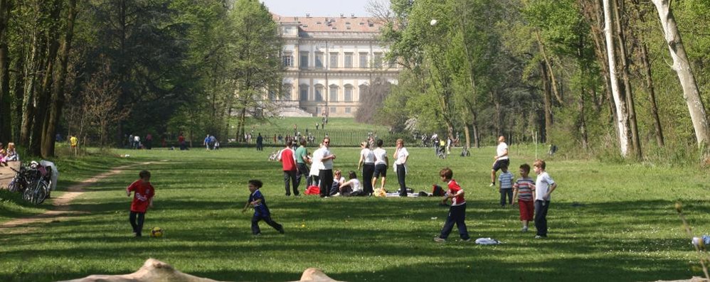 Il Parco di Monza animato di persone