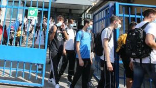Scuola a Monza:studenti con mascherine