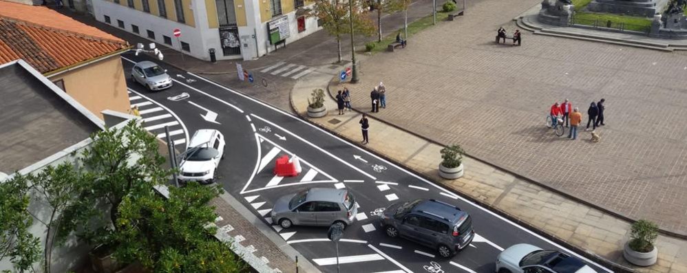 Desio: la nuova segnaletica stradale in piazza Conciliazione - Corso Italia - Via Garibaldi