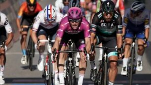 Lo sprint della tappa del Giro d’Italia