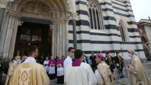 Monza l’arcivescovo Delpini benedice la facciata restaurata del Duomo