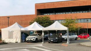 Ospedale di Vimercate coda tamponi martedì 20 ottobre