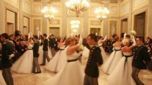 Monza: un ballo nel salone della Villa reale