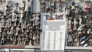 Wall of Dolls Milano - foto dalla pagina facebook ufficiale