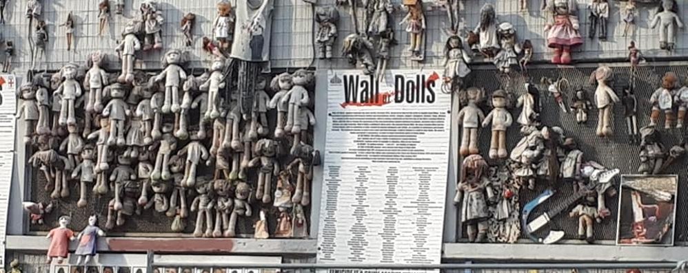 Wall of Dolls Milano - foto dalla pagina facebook ufficiale