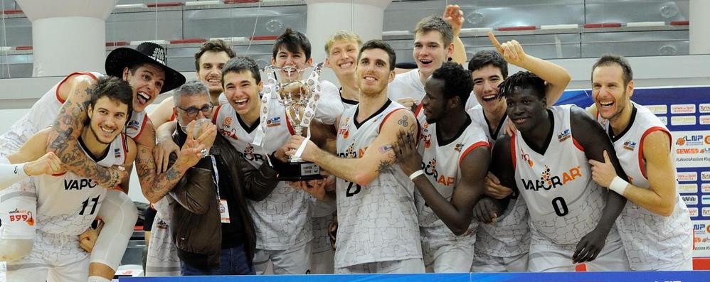 Pallacanestro Bernareggio: la festa dei Reds per la Supercoppa (foto: Sergio Crippa)