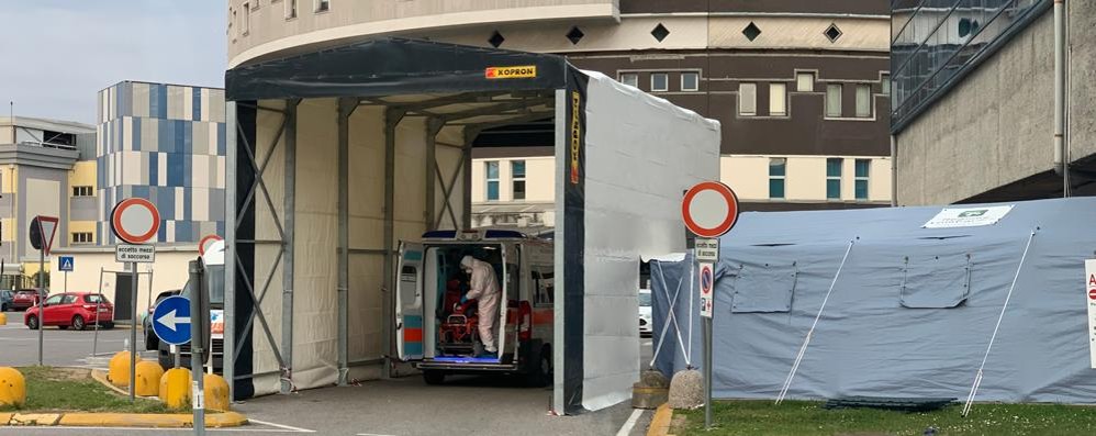 L’ingresso Covid del pronto soccorso al San Gerardo di Monza