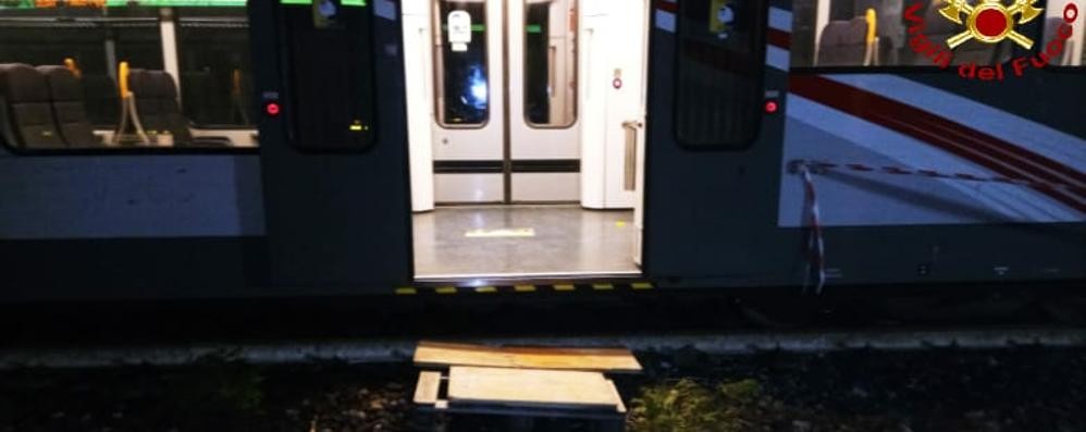 Il treno dopo l’intervento dei vigili del fuoco