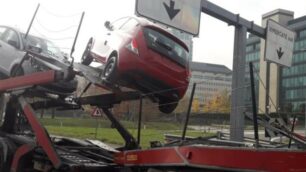 Vimercate Tangenziale Est incidente camion contro bisarca