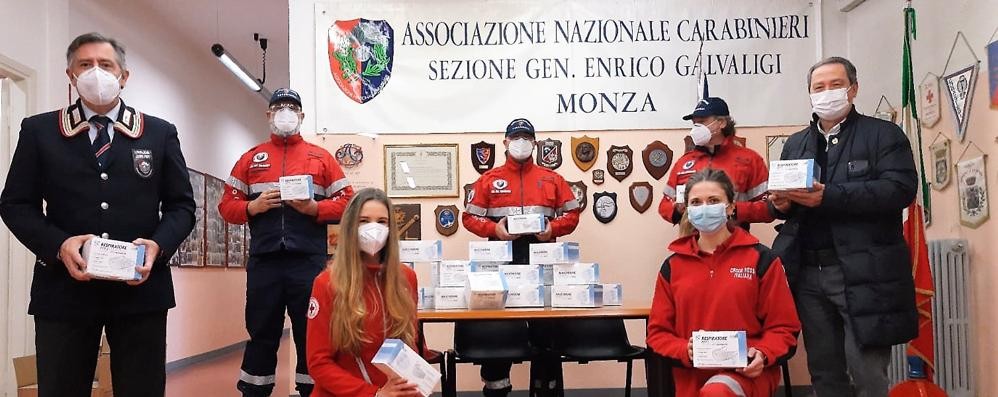 Le mascherine donate dalla Anc alla Croce Rossa di Monza