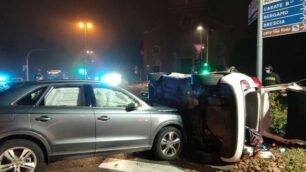 Monza incidente viale Cesare Battisti, incrocio via Monti Tognetti lunedì 2 novembre intervento vigili del fuoco