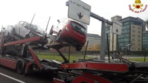 Tangenziale Est: l’incidente tra una bisarca e un tir