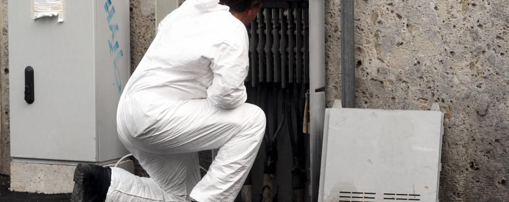 TECNICO ENEL AL LAVORO - foto di repertorio