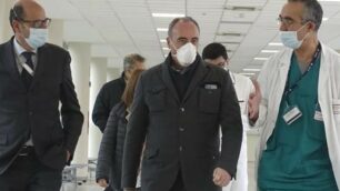 L’assessore Gallera nel sopralluogo all’ospedale San Gerardo a metà novembre (da facebook)