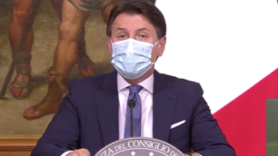 Il premieri Giuseppe Conte durante la diretta di venerdì 18 dicembre durante la quale ha illustrato il Dpcm di Natale