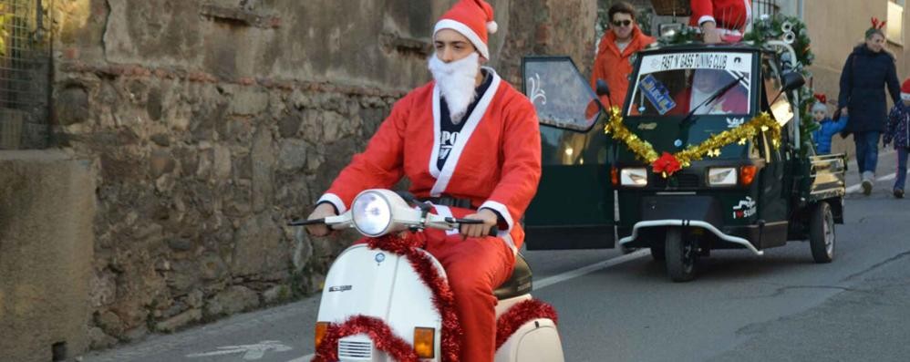 Babbo Natale in Vespa: approvato il decreto legge sugli spostamenti (ma lui ha l’autocertificazione speciale) - foto di repertorio