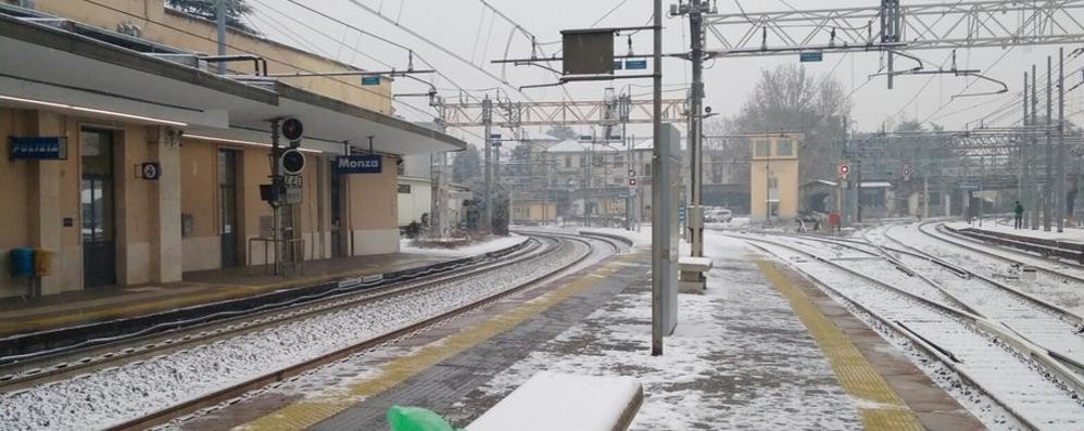 La stazione di Monza, la neve limiterà la circolazione dei treni