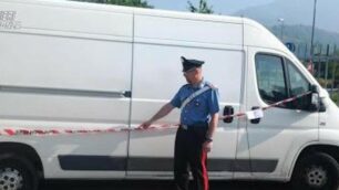 Uno dei furgoni rubati recuperato dai carabinieri